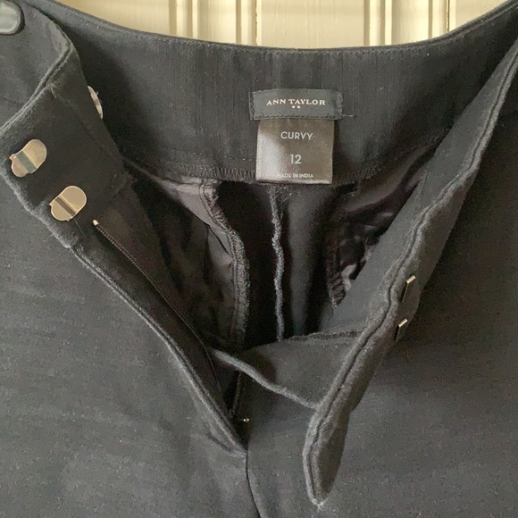 Ann Taylor Black Ankle Pants Curvy - Picture 4 of 7